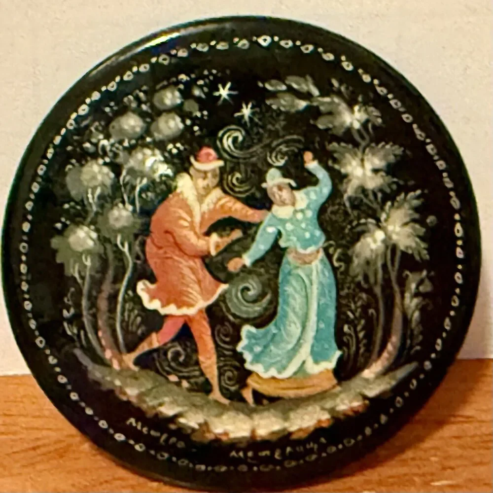 Vintage Russian Lacquer Hand Painted Lady‎ Dancing Couple Brooch Signed USSR